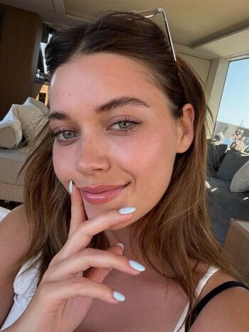 afra saracoglu