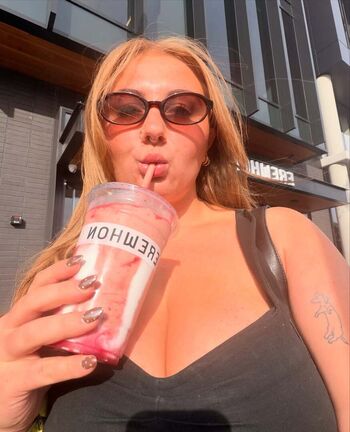 Full leaked Alyssaholmes page private onlyfans photo
