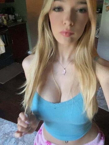 Full leaked Mandi love/ private onlyfans photo