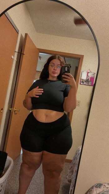 Full leaked Bigmamahaylee private onlyfans photo