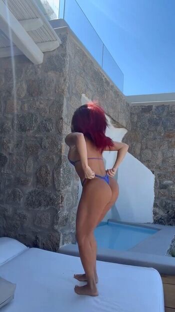 Full leaked Nikkiistar/ private onlyfans photo