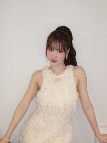 Hirai Momo