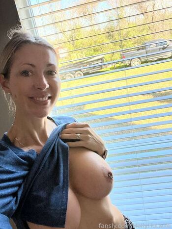 Holly Hotwife