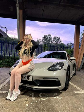 Holly Minshull