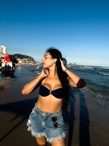Julia Alvarenga