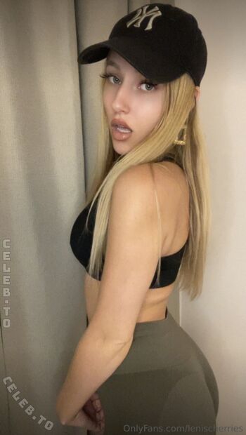 Full leaked Lenischerries private onlyfans photo