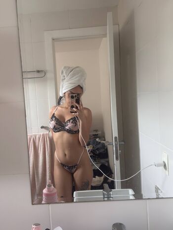 Full leaked Linapvuwu private onlyfans photo