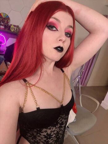 Full leaked Olyashaa private onlyfans photo