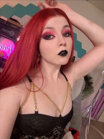 Full leaked Olyashaa private onlyfans photo