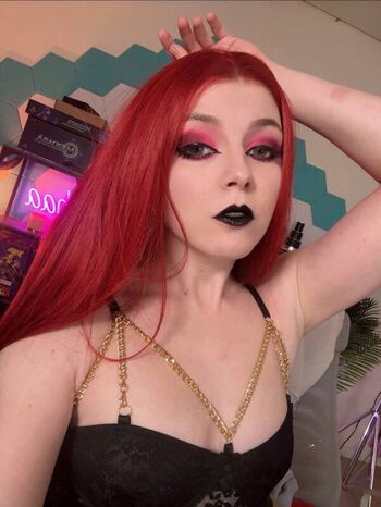 Full leaked Olyashaa private onlyfans photo