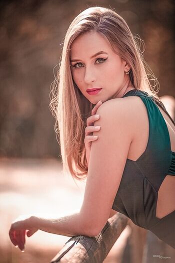 Pamela Moon Pamela03