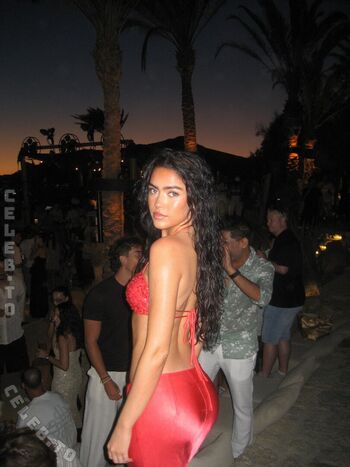 Full leaked Roxanarosuu private onlyfans photo