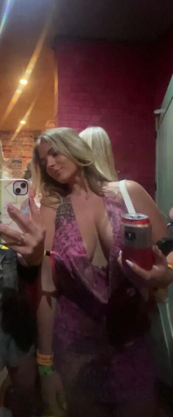 Samantha V