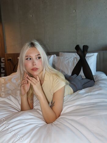 Sarahtoninx9_
