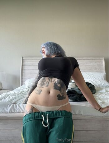 strongwaifu
