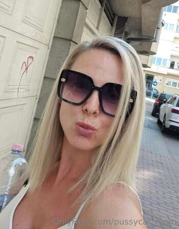 SwingerMom