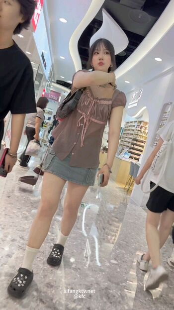 Voyeur Asian Pissing Toilet &Amp; Upskirts Only